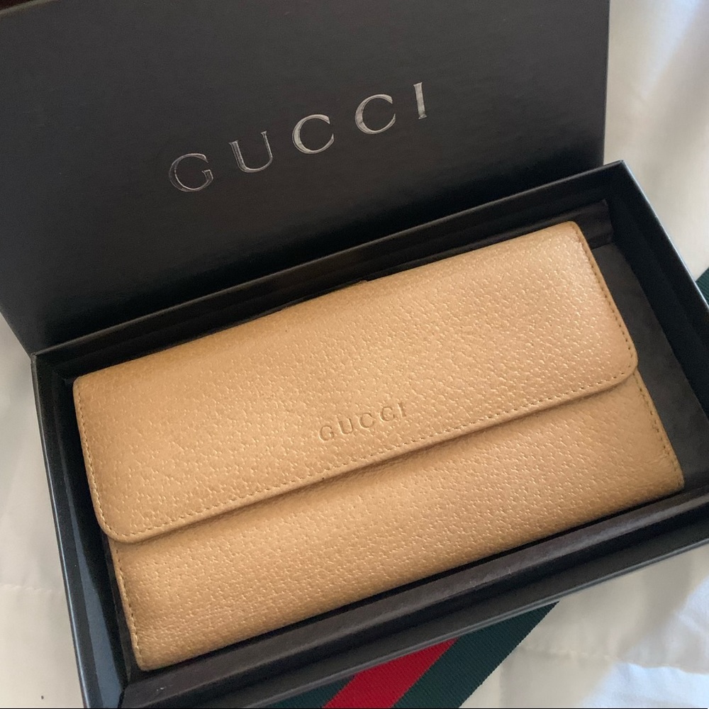 Authentic Gucci leather wallet